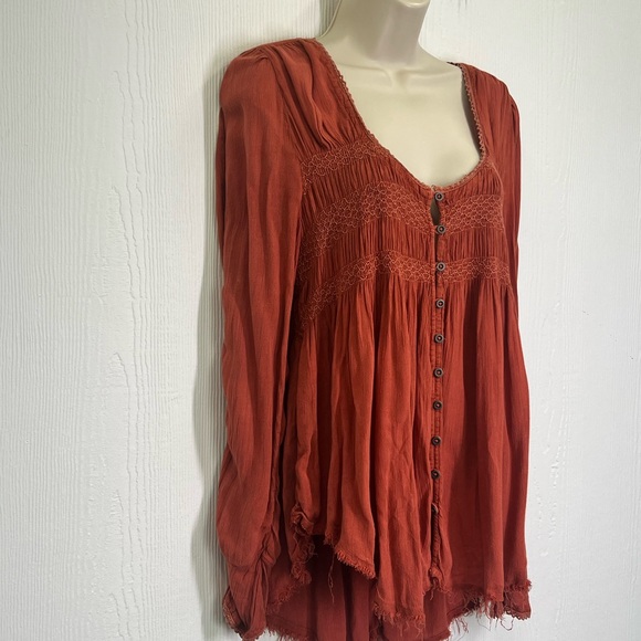 Free People - Blue Bird Boho Lightweight Button Down  Raw Edge blouse Size S - Picture 4 of 12